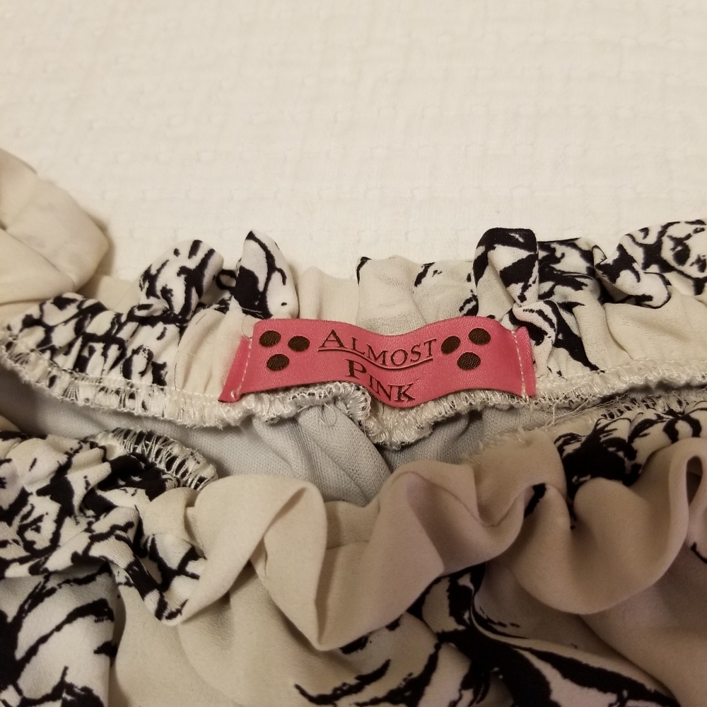 Almost Pink Boutique Flowy Crop Top - Picture 3 of 6